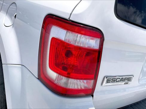 Used 2011 Ford Escape XLT w/ 203A Rapid Spec Order Code AWD/4WD image 32