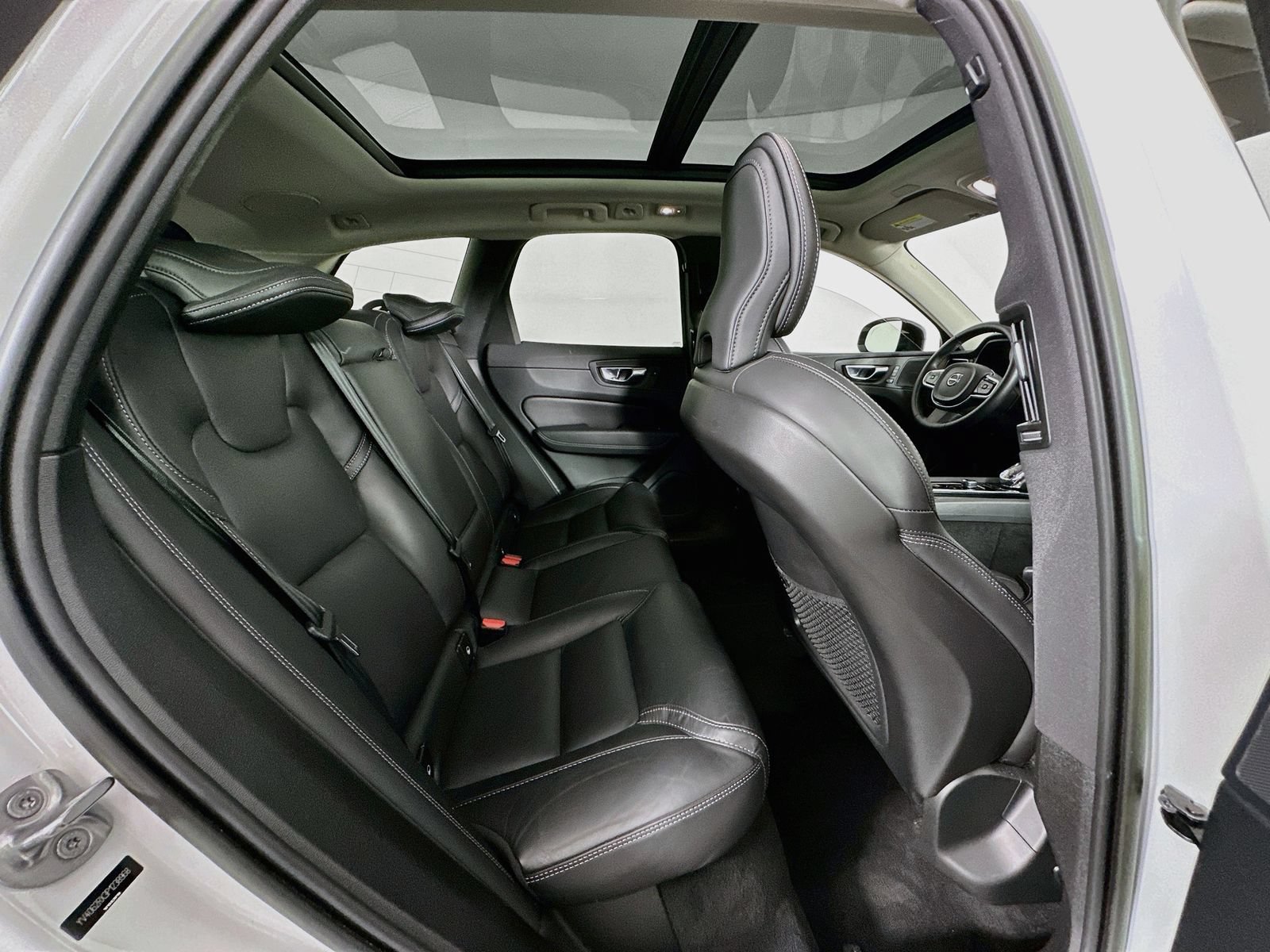 Used 2023 Volvo XC60 B6 Ultimate AWD/4WD image 29