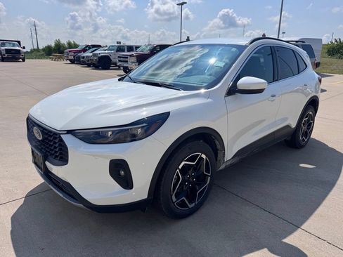 Used 2026 Ford Escape Platinum w/ Equipment Group 601A AWD/4WD image 11