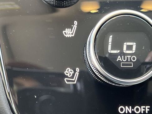 Used 2025 INFINITI QX60 Luxe FWD image 28