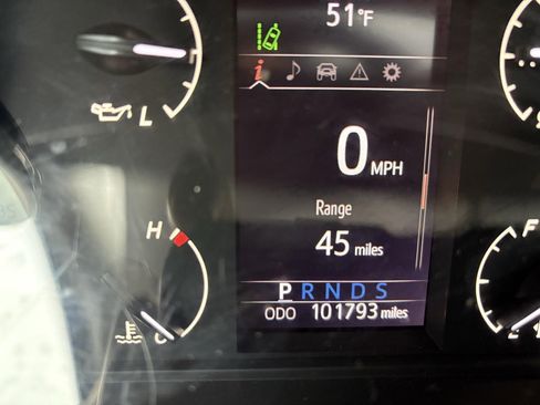 Used 2019 Toyota Sequoia SR5 image 32