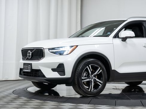 Certified 2025 Volvo XC40 B5 Core image 25