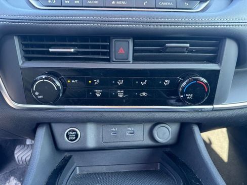 Used 2023 Nissan Rogue S image 20