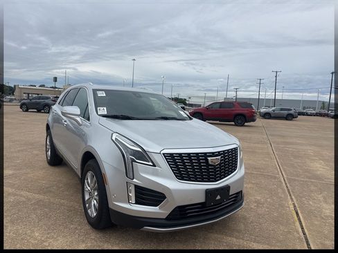 Used 2020 Cadillac XT5 Premium Luxury FWD image 1