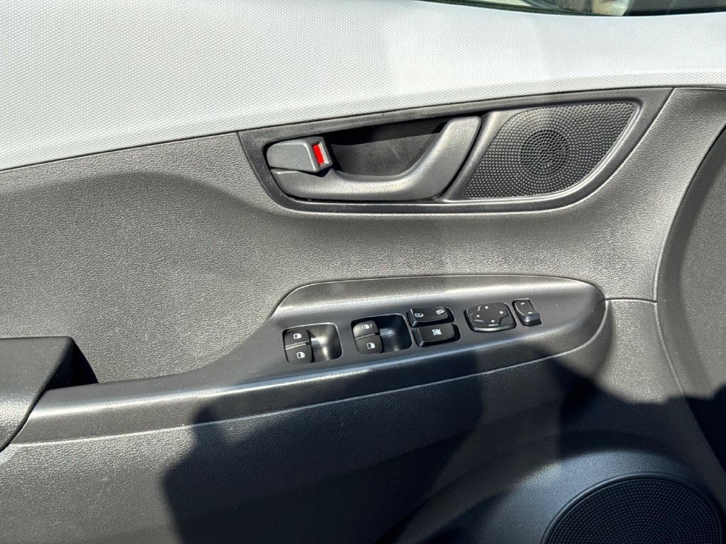 Used 2019 Hyundai Kona SE FWD image 12
