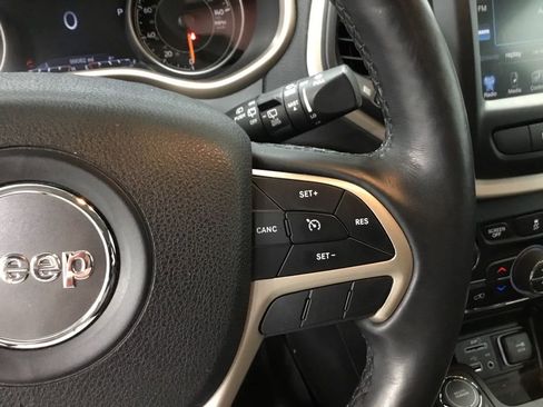 Used 2018 Jeep Cherokee Limited w/ High Altitude Package image 15