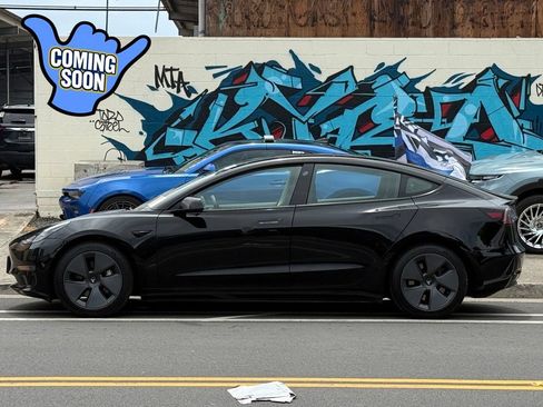 Used 2023 Tesla Model 3 Standard Range RWD image 2