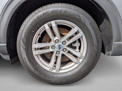 Used 2020 Ford Explorer XLT RWD image 18