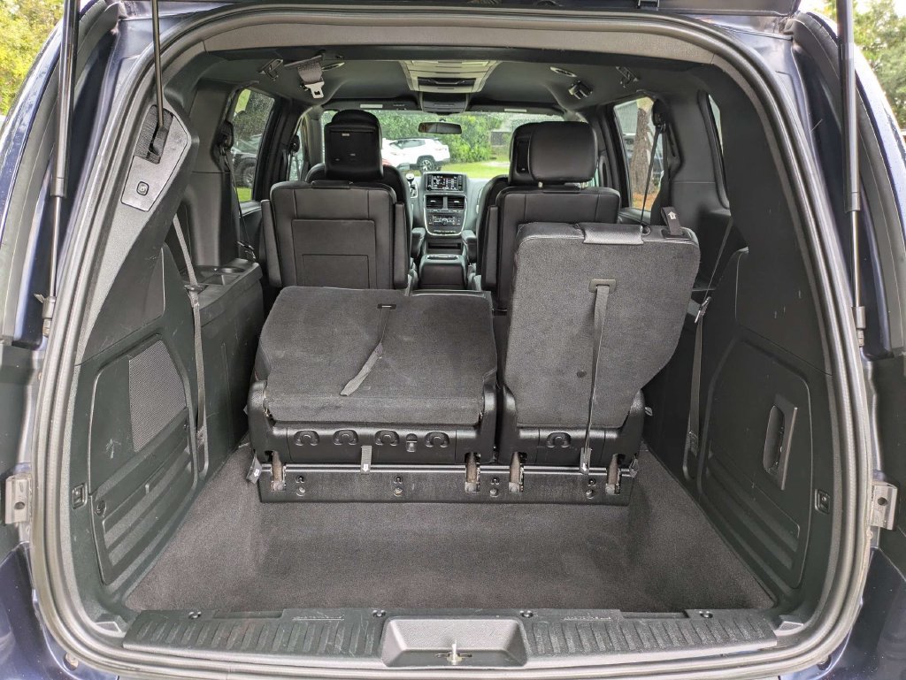 Used 2014 Dodge Grand Caravan R/T FWD image 12
