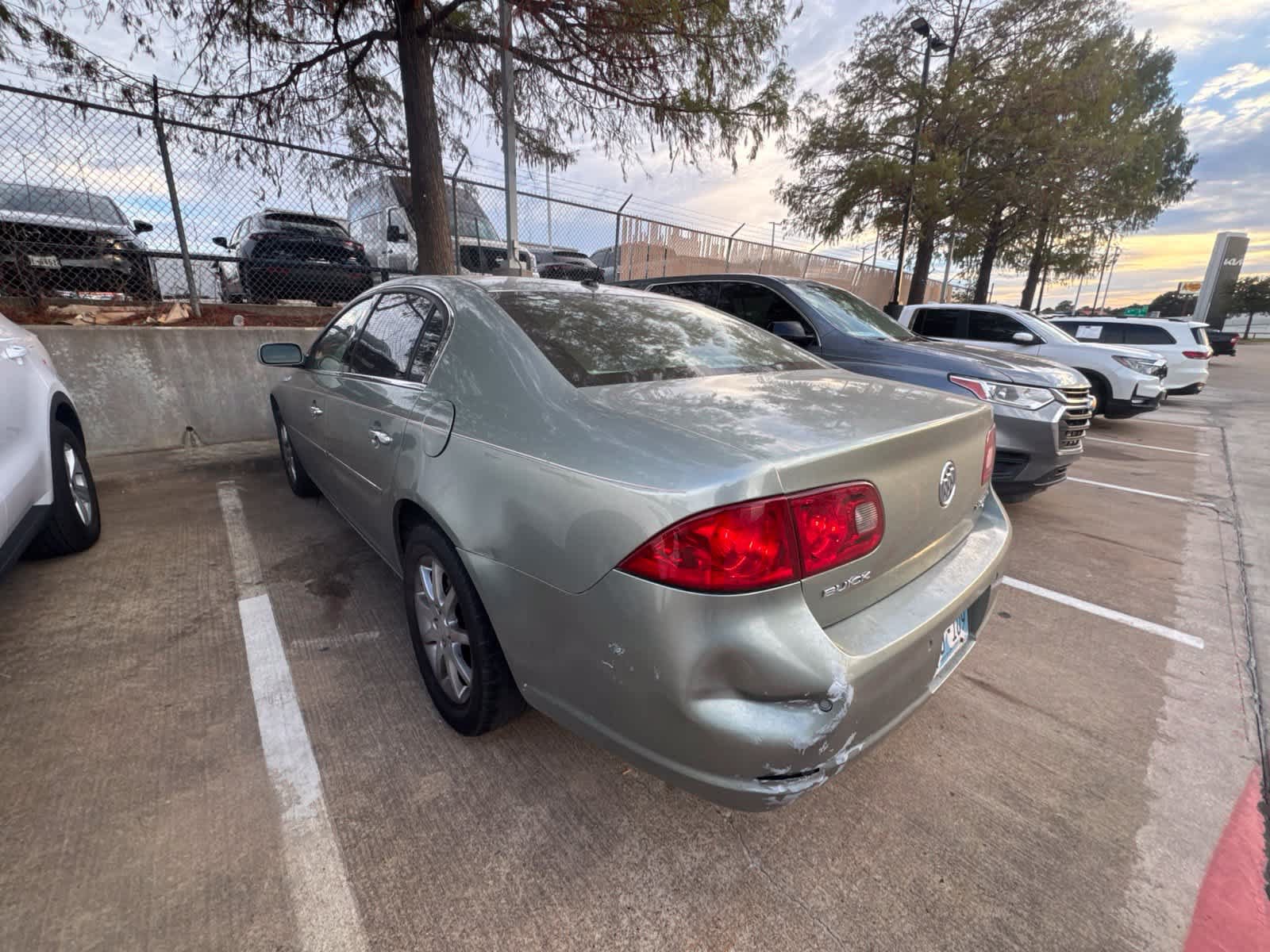 Used 2006 Buick Lucerne CXL w/ Luxury Package FWD image 4
