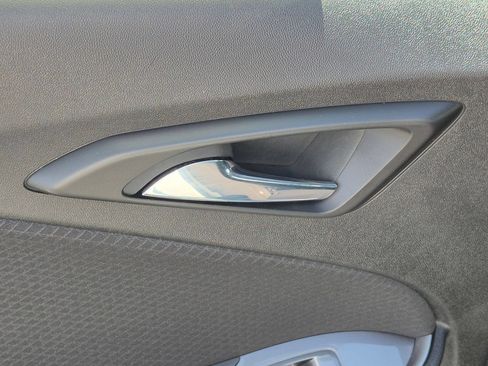 Used 2023 Chevrolet Malibu LS FWD image 27