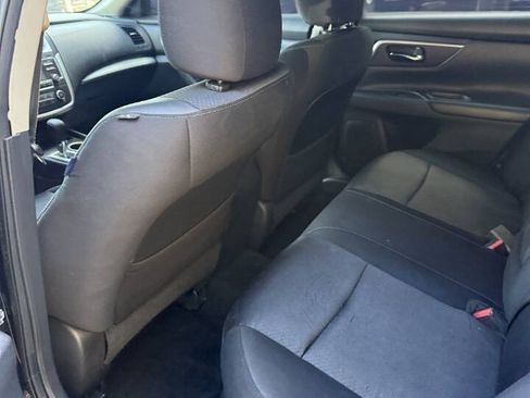 Used 2016 Nissan Altima 2.5 SR w/ LED Appearance Package FWD image 13