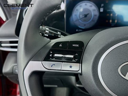 New 2025 Hyundai Elantra SEL image 14