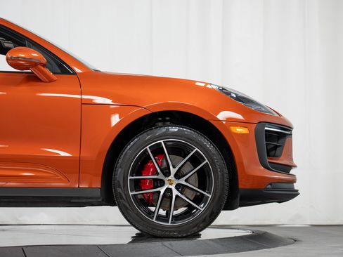 Certified 2024 Porsche Macan S AWD/4WD image 11