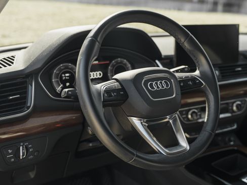 Used 2021 Audi Q5 e Premium Plus image 10