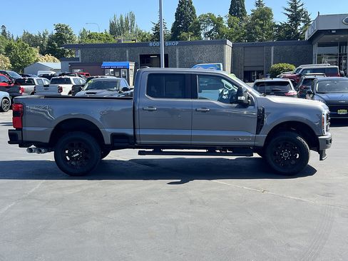 Used 2023 Ford F350 Platinum w/ FX4 Off-Road Package AWD/4WD image 5