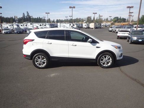 Used 2019 Ford Escape SE AWD/4WD image 6