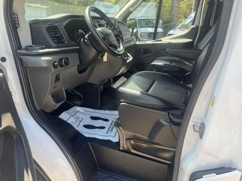 Used 2024 Ford Transit 250 148 Medium Roof Extended AWD image 5