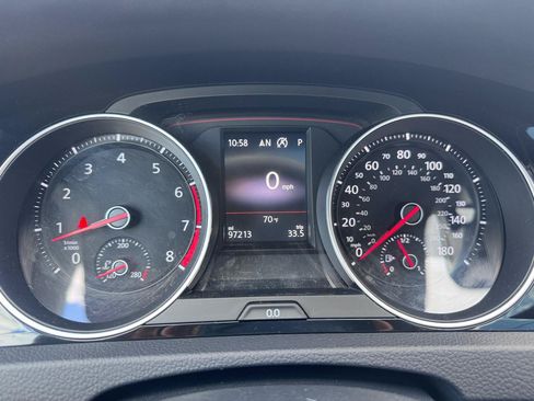 Used 2018 Volkswagen GTI SE FWD image 35