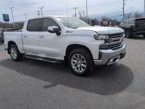 Used 2020 Chevrolet Silverado 1500 LTZ w/ LTZ Premium Package image 9
