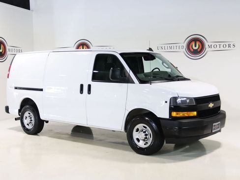 Used 2019 Chevrolet Express 3500 w/ Driver Convenience Package RWD image 65