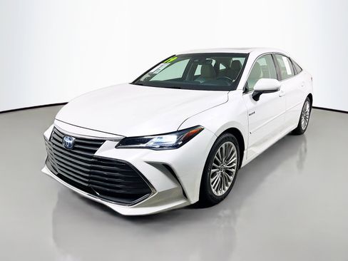 Used 2019 Toyota Avalon Limited image 10