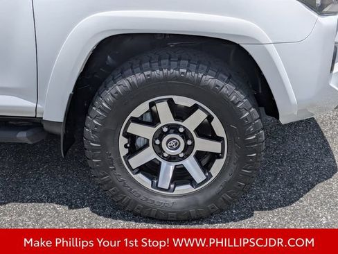 Used 2023 Toyota 4Runner TRD Off-Road Premium w/ Moonroof Package AWD/4WD image 10