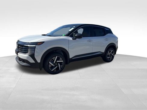 New 2025 Nissan Kicks SV w/ Illumination Package image 9