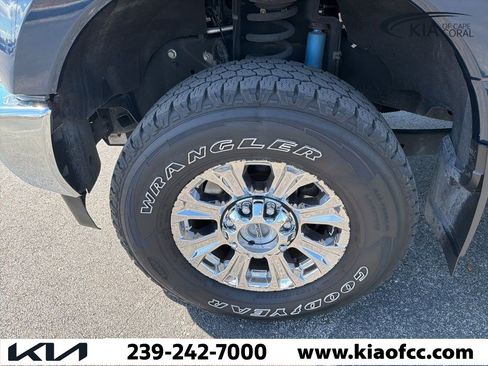 Used 2018 Ford F250 Lariat w/ Chrome Package image 20