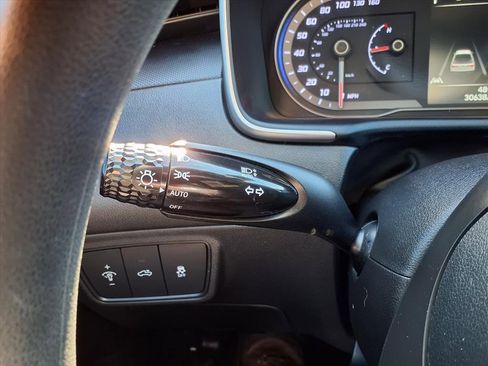 Used 2024 Hyundai Santa Cruz SE image 15