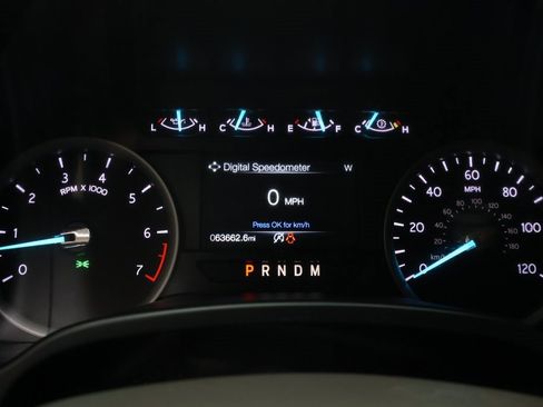 Used 2019 Ford Expedition XLT image 24