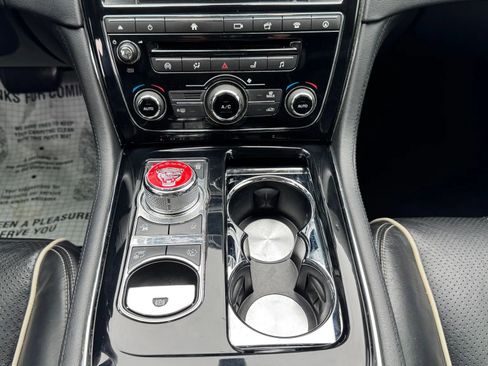 Used 2016 Jaguar XJ R-Sport image 14