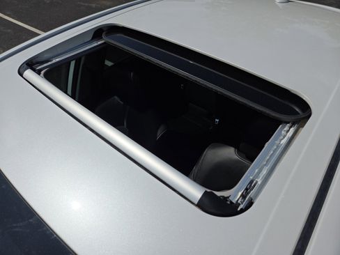 Used 2024 Toyota Camry XSE w/ Navigation Package FWD image 3