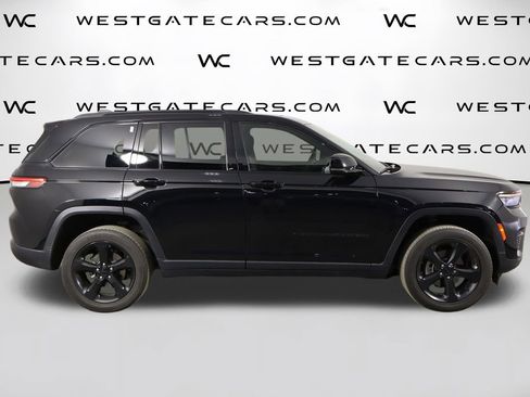 Used 2023 Jeep Grand Cherokee Altitude AWD/4WD image 51