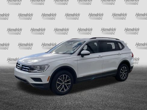 Used 2020 Volkswagen Tiguan SE w/ Panoramic Sunroof Package image 5