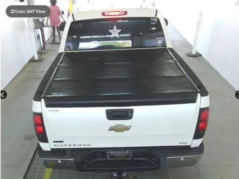 Used 2011 Chevrolet Silverado 1500 LTZ w/ LTZ White Diamond Edition RWD image 4
