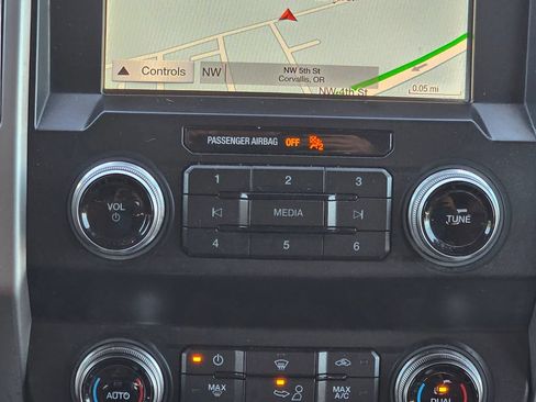 Used 2019 Ford F150 King Ranch w/ Equipment Group 601A Luxury AWD/4WD image 14