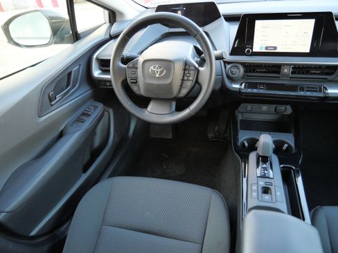 Certified 2025 Toyota Prius LE image 10