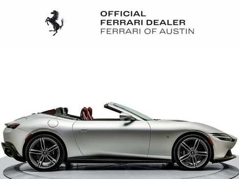 Used 2025 Ferrari Roma Spider RWD image 9