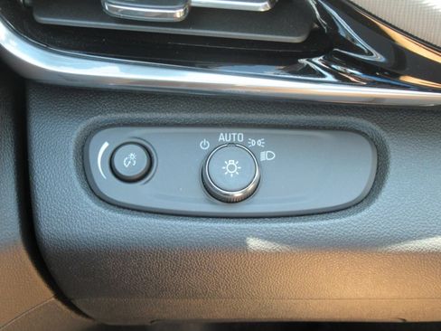 Used 2024 Buick Envista Avenir FWD image 22