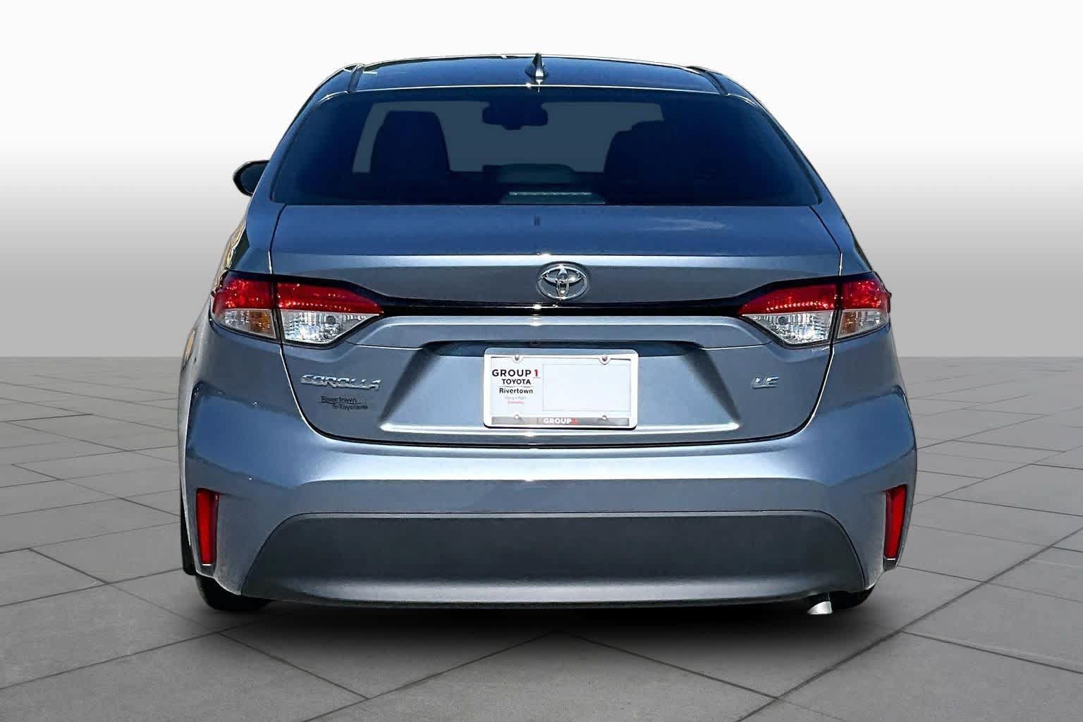 Used 2025 Toyota Corolla LE FWD image 5