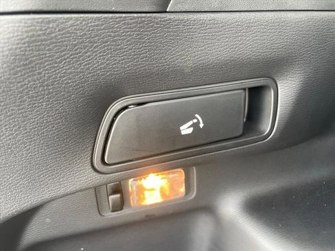 Used 2022 Mitsubishi Outlander SE image 23