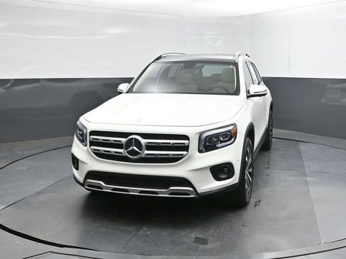 Used 2023 Mercedes-Benz GLB 250 w/ Premium Package image 22