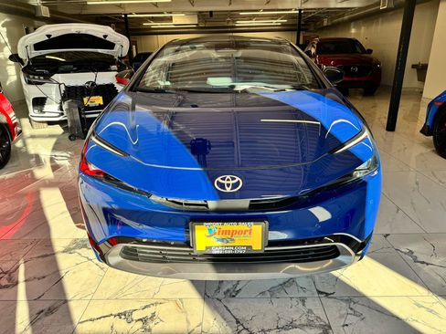 Used 2024 Toyota Prius XLE AWD/4WD image 2