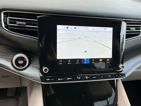 Used 2023 Jeep Wagoneer L Series III w/ Premium Group I image 16