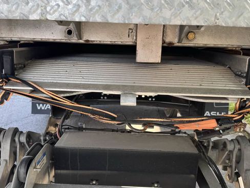 Used 2023 Ford F650 2WD Regular Cab Super Duty image 10