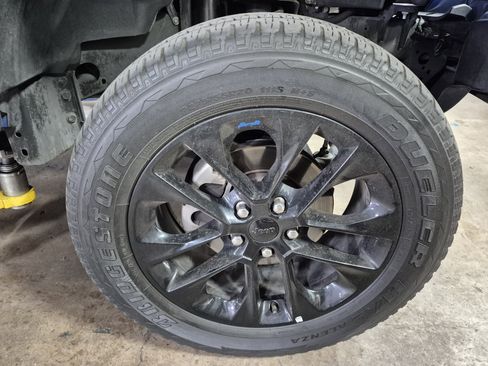 Used 2023 Jeep Wrangler Unlimited Sahara image 16