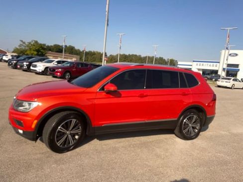 Used 2019 Volkswagen Tiguan SEL w/ 3rd Row Seat Package AWD/4WD image 4