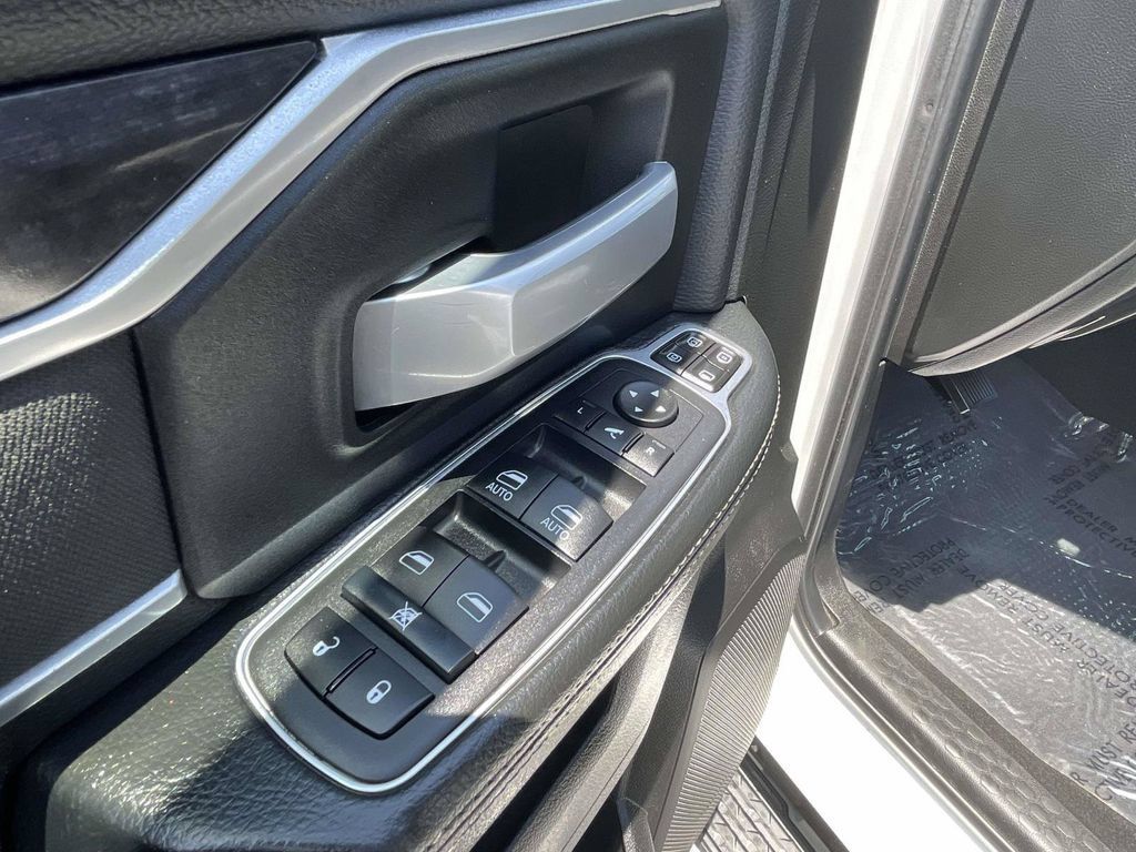 Used 2024 RAM 3500 Big Horn AWD/4WD image 21