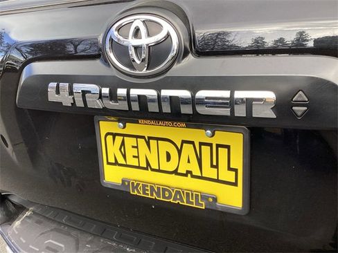 Certified 2024 Toyota 4Runner TRD Off-Road Premium image 20